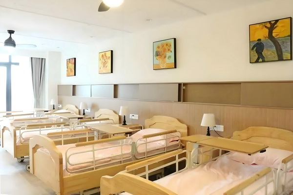 深圳市应届生人才引进_陈佩斯电影《戏台》：嬉笑过后，无尽悲凉 步伐滞缓救助观念更新社会